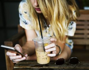 Que dire à son ex par SMS pour le récupérer ?